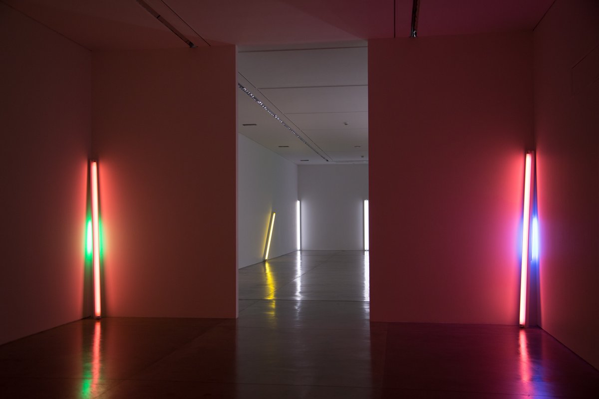 “Dan Flavin, Espacio y luz” se presenta en el Museo de Arte Moderno