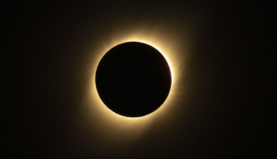 Esta semana hay eclipse solar ¿Cómo afectará a la tierra?