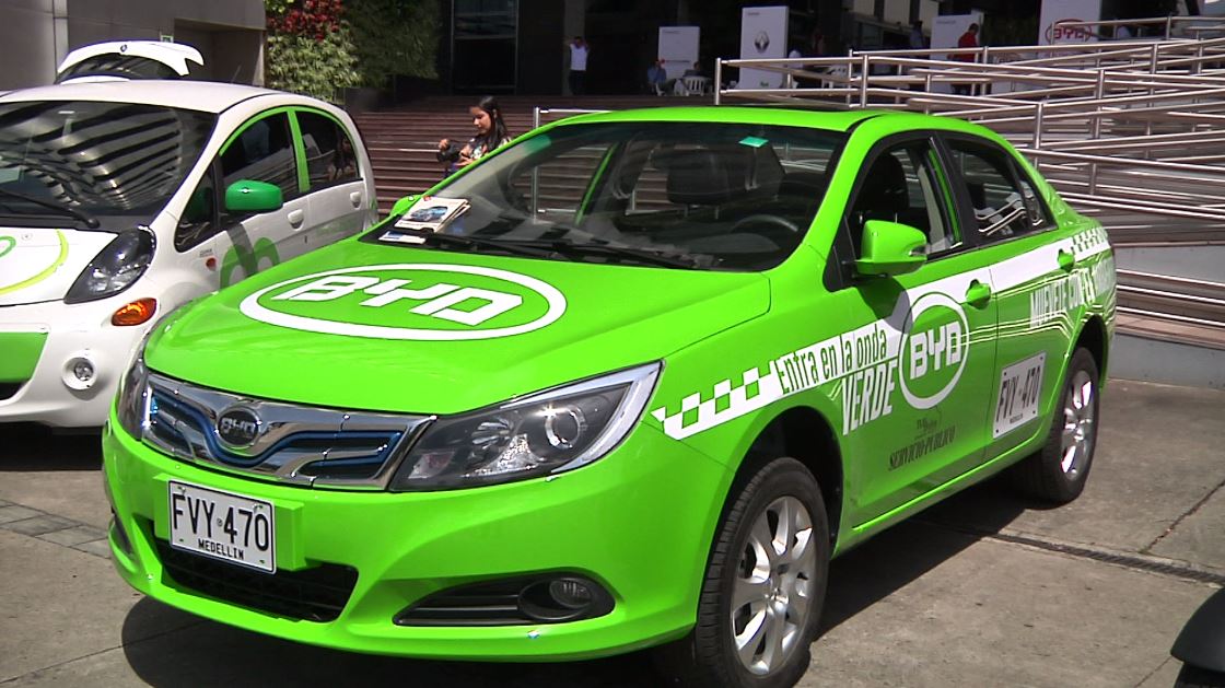 En octubre comenzarán a circular 200 taxis eléctricos en Medellín
