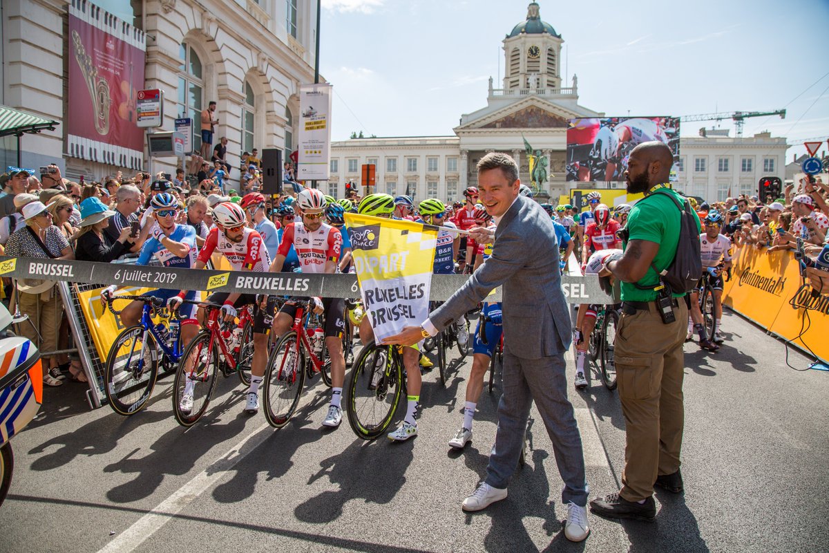Ciclistas colombianos iniciaron sin inconvenientes el Tour de Francia
