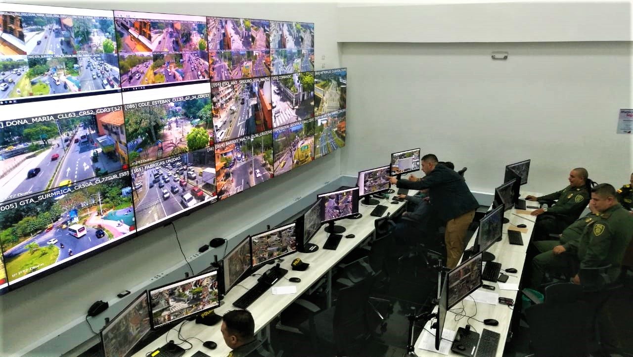 53 cámaras nuevas incluyó la renovación del centro de monitoreo de seguridad de Itagüí