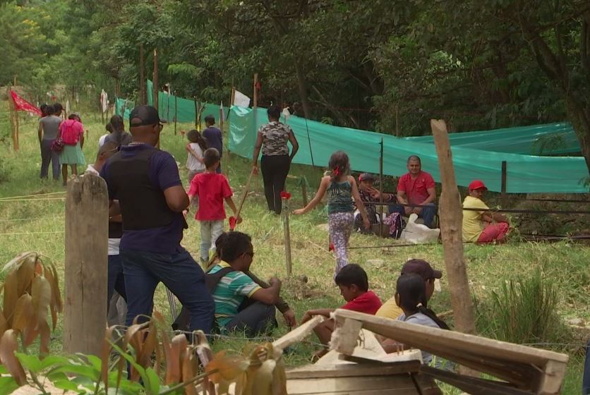 Familias desplazadas del Bajo Cauca se asentaron en lote del barrio Guasimalito en Bello