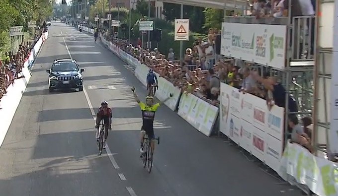 (Video) Egan Bernal quedó segundo en el Giro de la Toscana