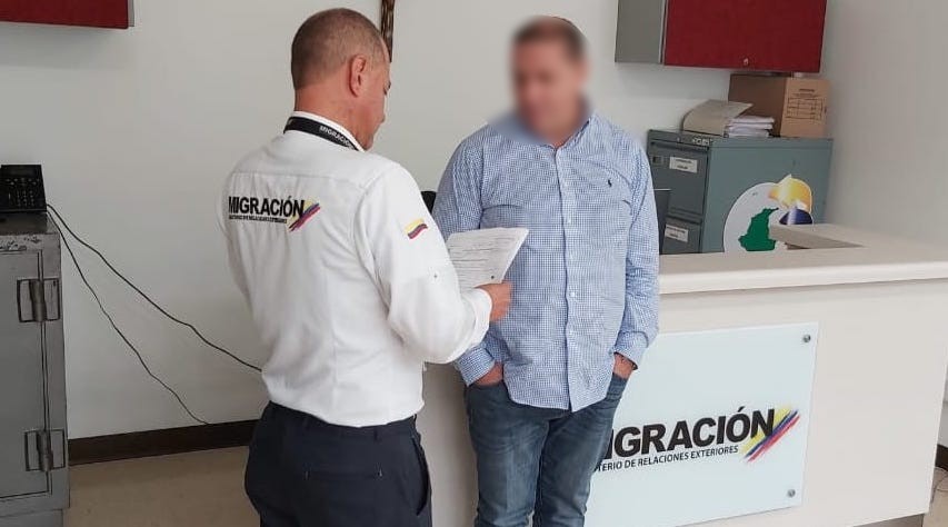 En aeropuerto de Rionegro capturan a mexicano buscado en 190 países
