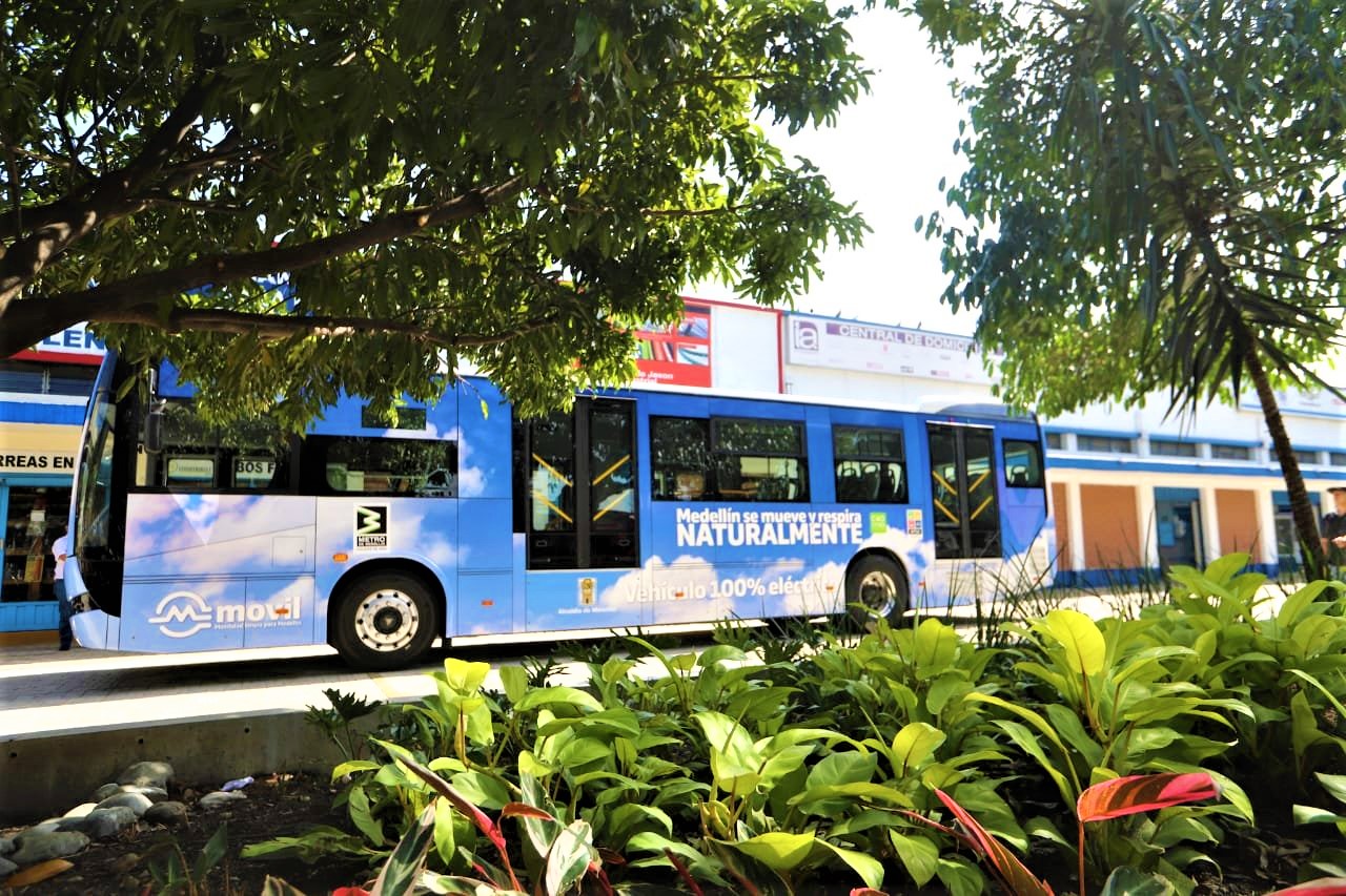 Fueron presentados los diseños de los nuevos buses eléctricos que rodarán en Medellín