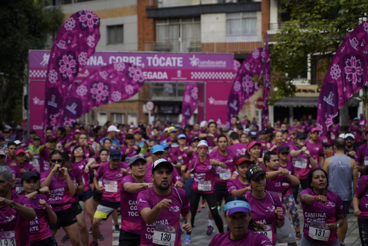Más de 4 mil personas participaron de la carrera Camina, Corre, Tócate