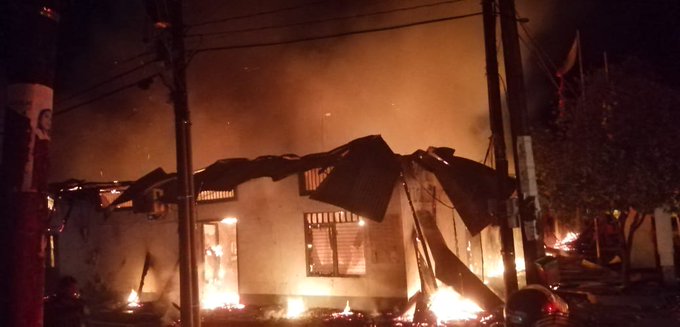 Incendian Alcaldía de Nechí luego de protestas por resultados electorales