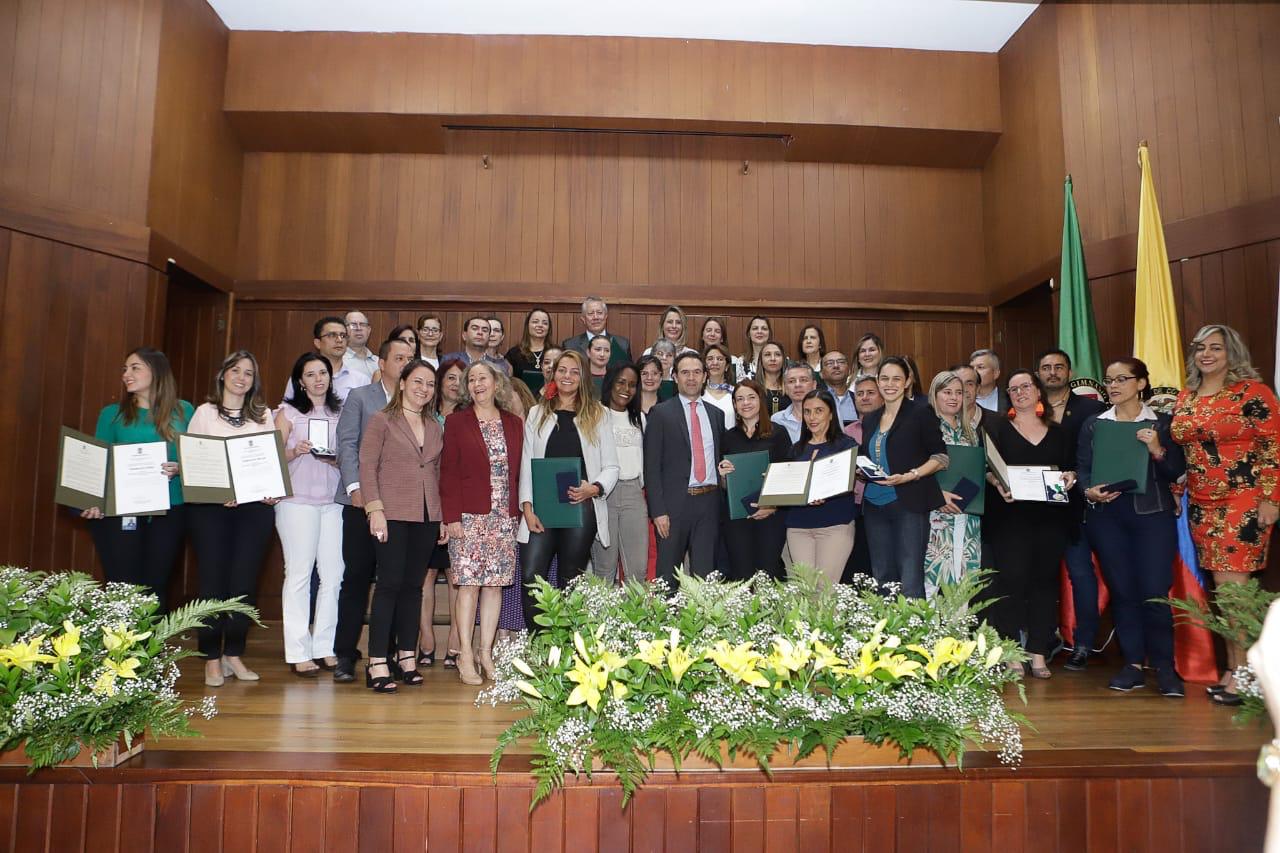 Estrategia 'Alianzas con vos' mejora la calidad de la educación en Medellín