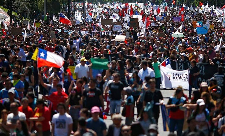Reducirán en un 50% el salario de los congresistas en Chile