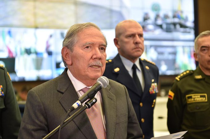Renunció el Ministro de Defensa, Guillermo Botero