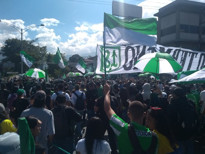 Emotivo video de hinchas de Nacional y Medellín marchando juntos