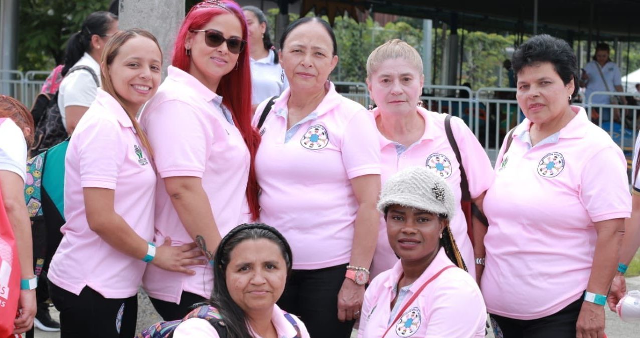 Alcaldía de Medellín reconoció labor de madres comunitarias de la ciudad