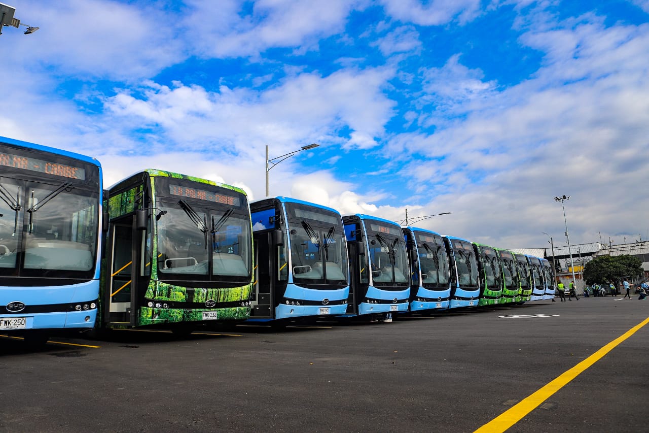 Comenzó operación comercial de los buses eléctricos de la Línea O del Metro