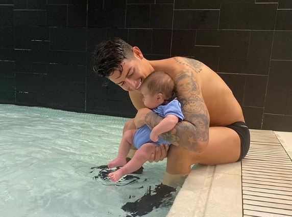 James Rodríguez enternece a sus seguidores con foto junto a su hijo