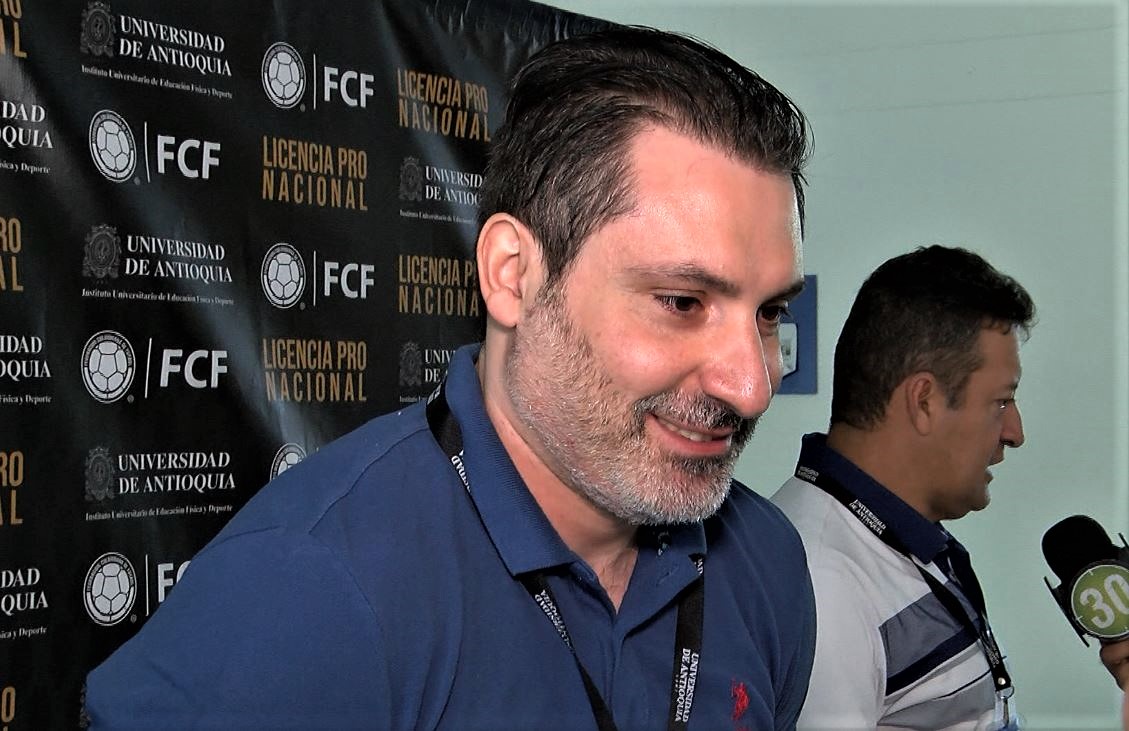 Mahmoud Fayez, entrenador de fútbol egipcio busca Licencia Pro en Medellín