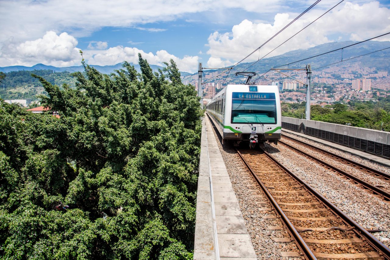 Metro de Medellín trabajaría completamente con energías renovables en 2021