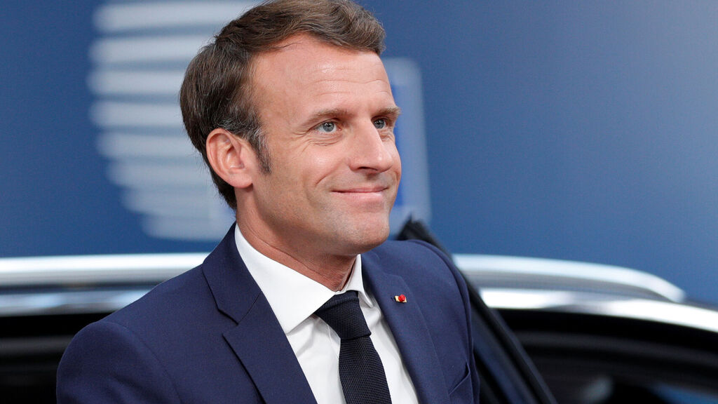En medio de protestas, Presidente de Francia renunció a sueldo vitalicio