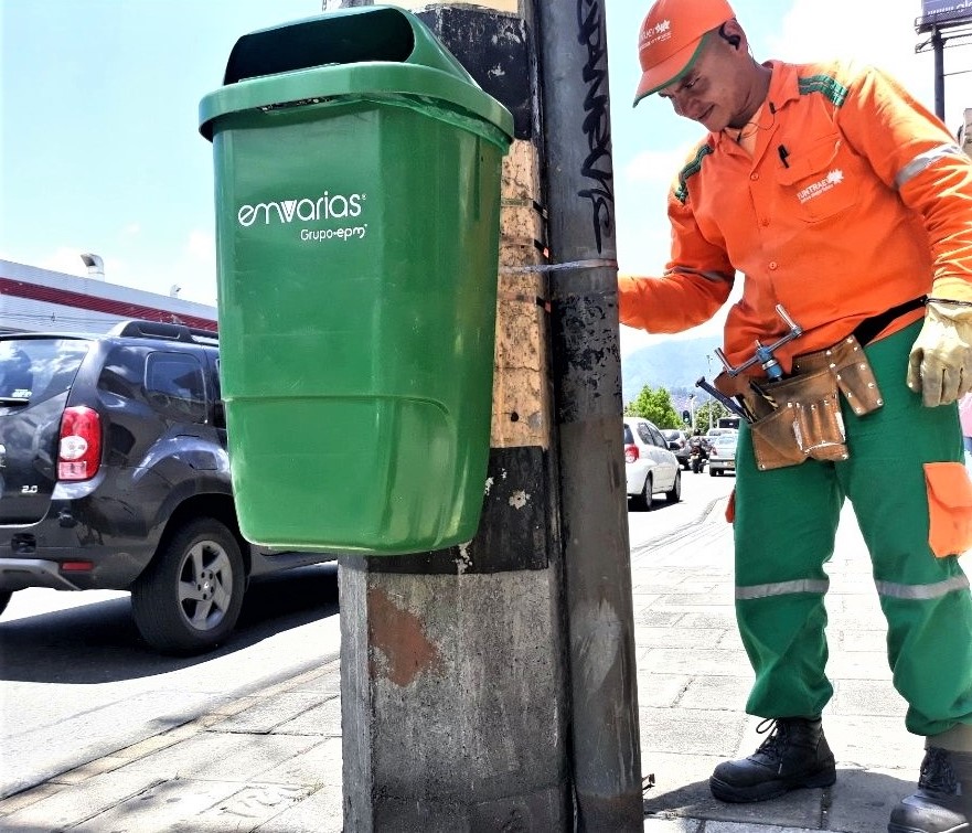 En manejo de residuos, Medellín pasó de 3.500 a 7.300 cestas de basura