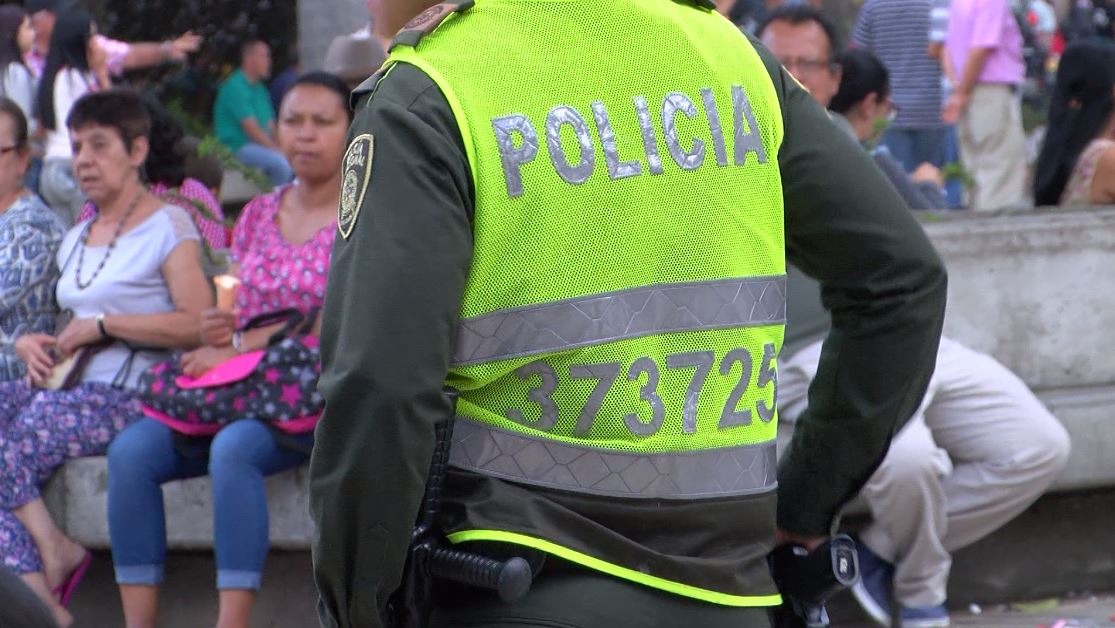 (Video) Investigan presunta agresión contra policías en Itagüí