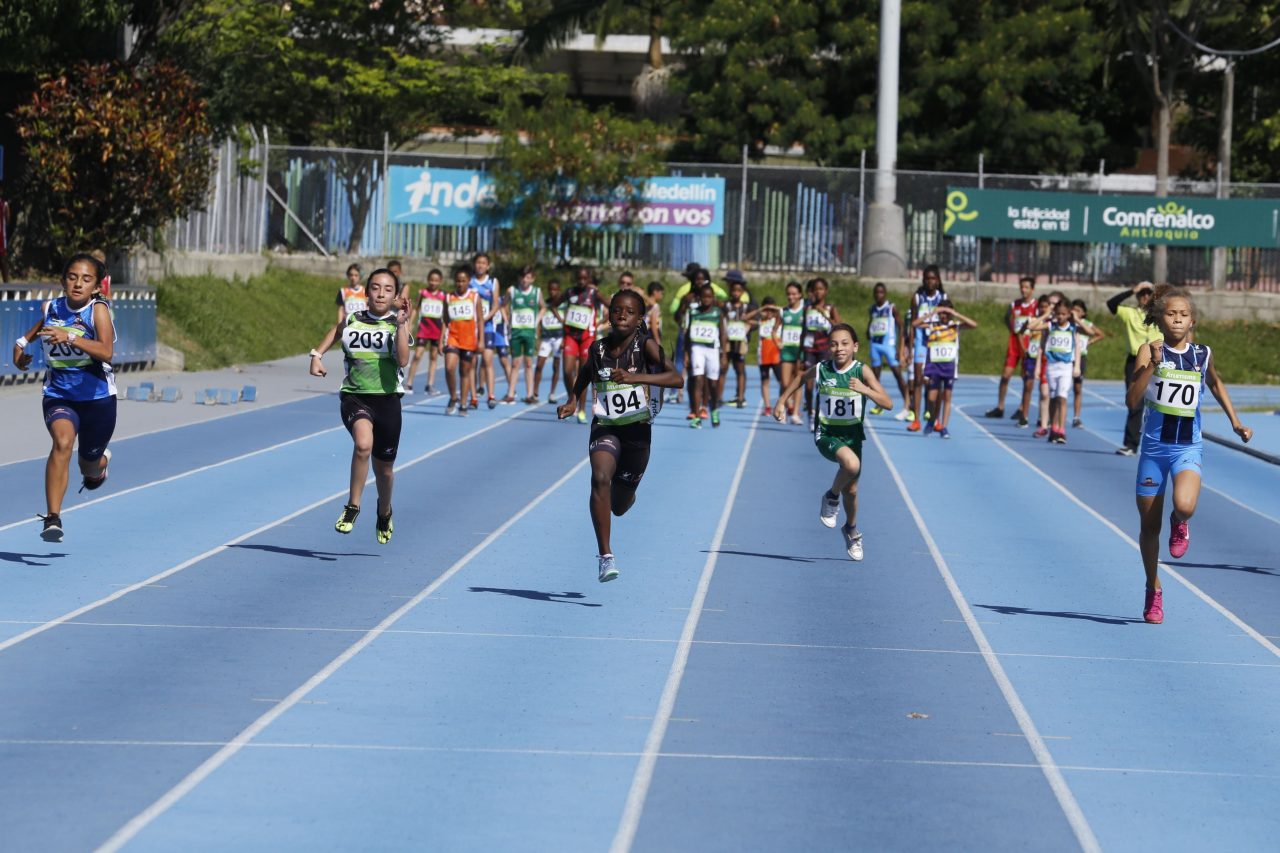 Once deportistas de Chigorodó llegaron a Medellín a vivir el Babyatletismo