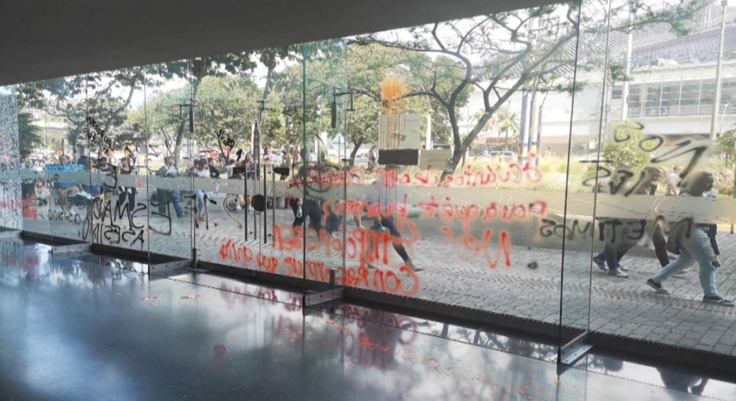 Empresarios y ciudadanos rechazaron vandalismo en marchas de Medellín