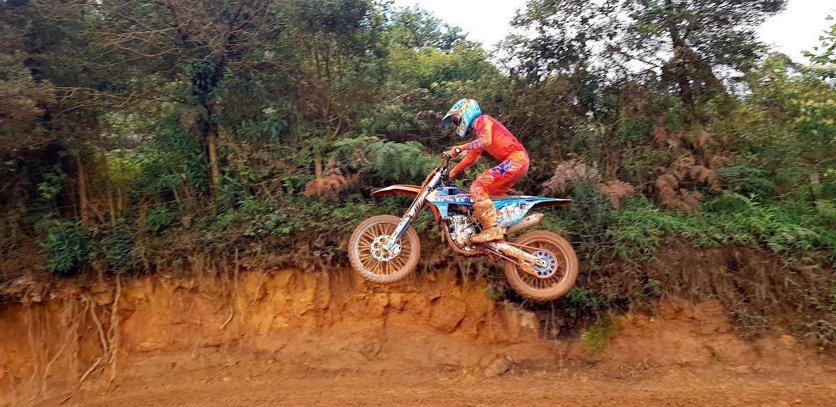 125 deportistas participaron en la carrera invitacional de motocross de Antioquia
