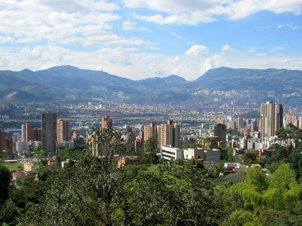 Así se vivió el primer día de pico y cédula en Medellín