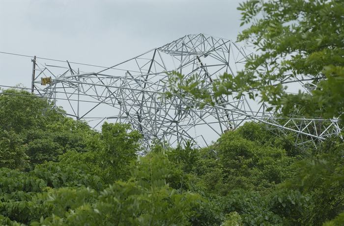 Investigan explosión contra torre de energía en el barrio La Cruz de Medellín