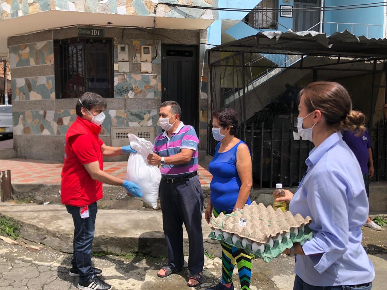 Vendedores de Lotería de Medellín recibieron ayudas