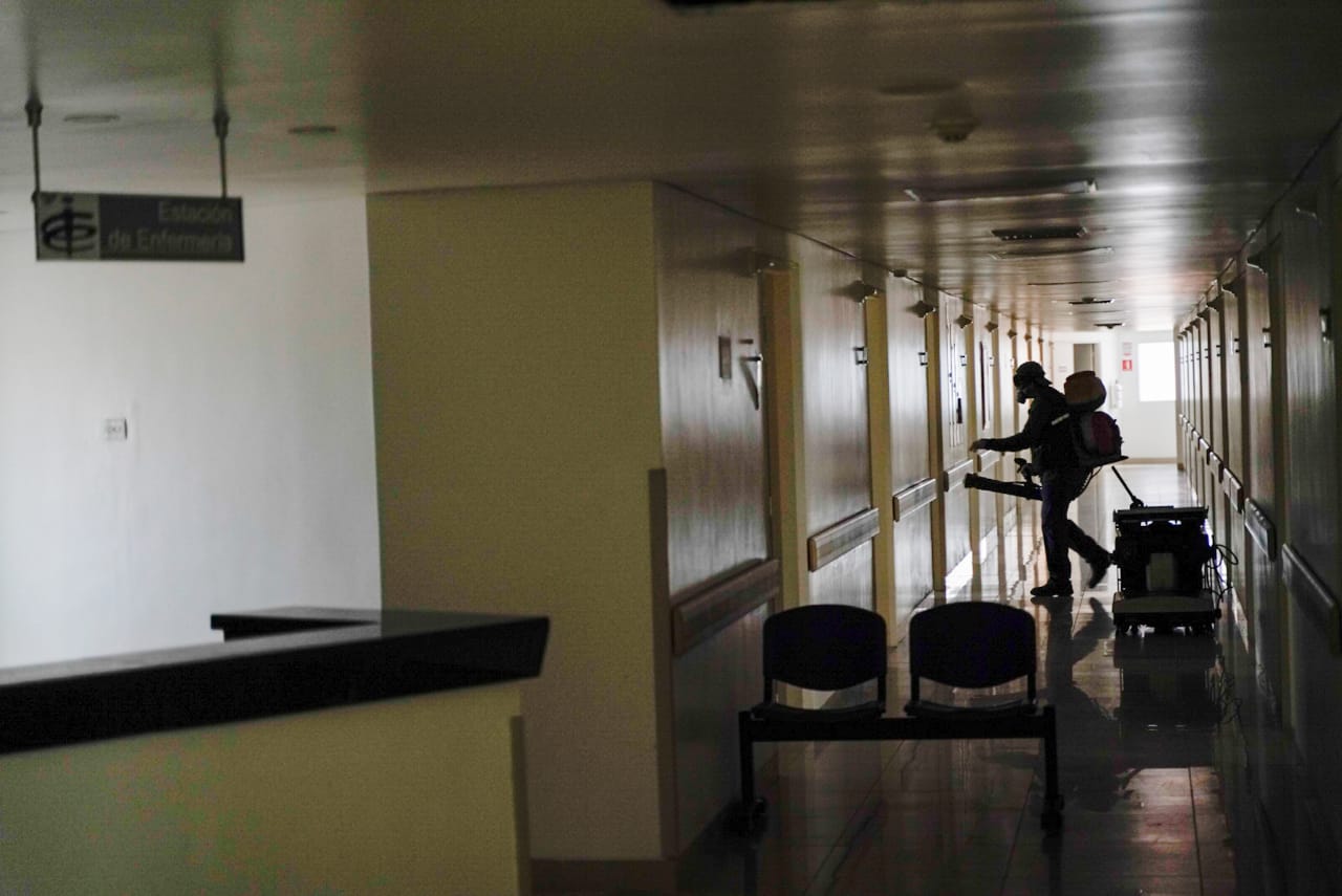110 personas trabajan para habilitar la clínica de la 80 en Medellín