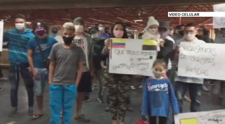 250 colombianos siguen atrapados en un aeropuerto de Brasil