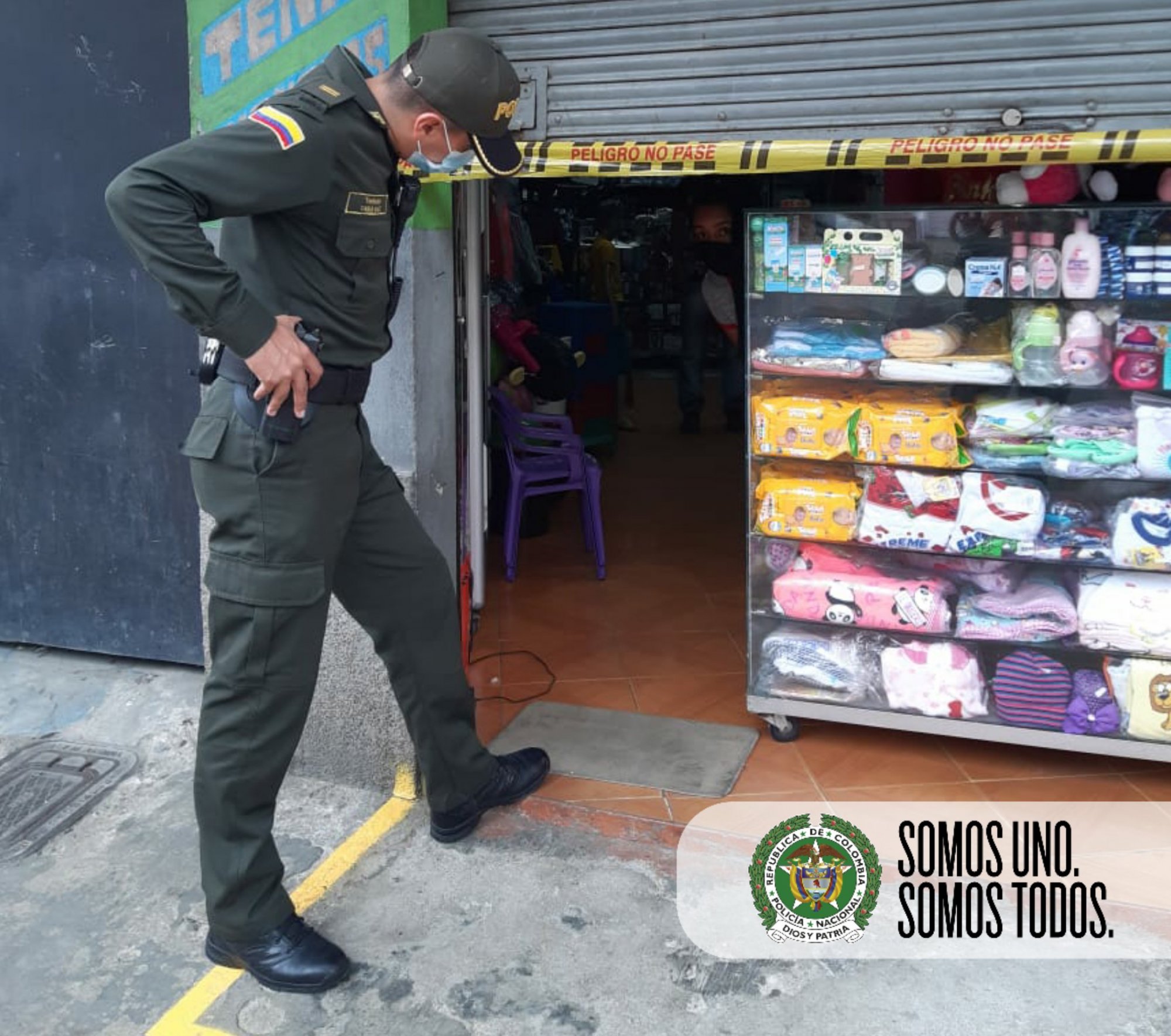 Autoridades verifican permisos de apertura de comerciantes en Medellín