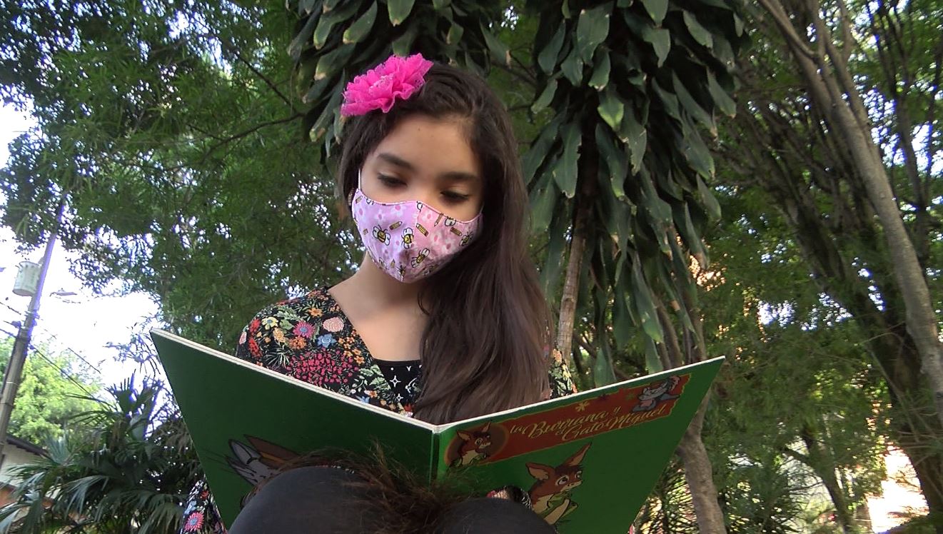 En Medellín una niña de 10 años es escritora, conferencista y emprendedora