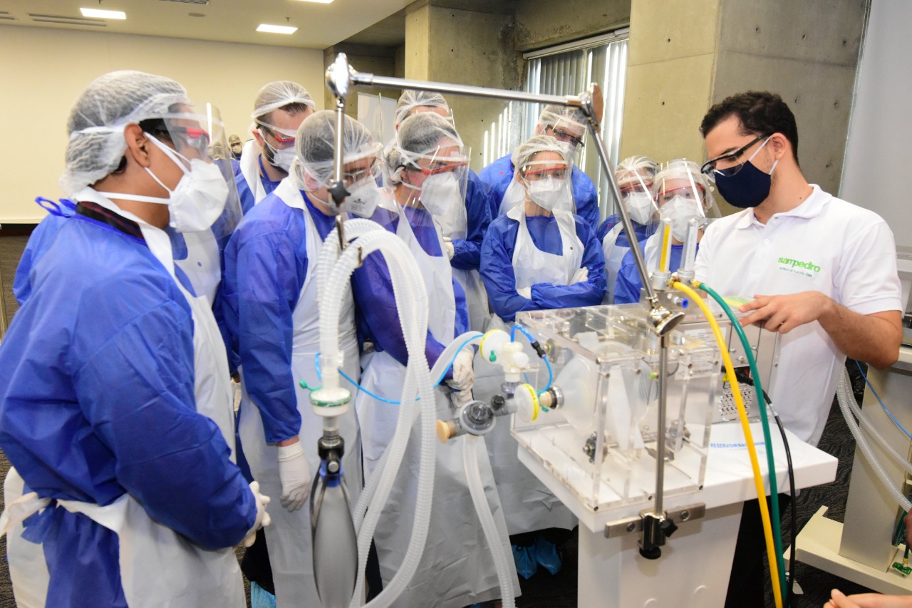 Médicos se capacitan en el manejo de ventiladores mecánicos