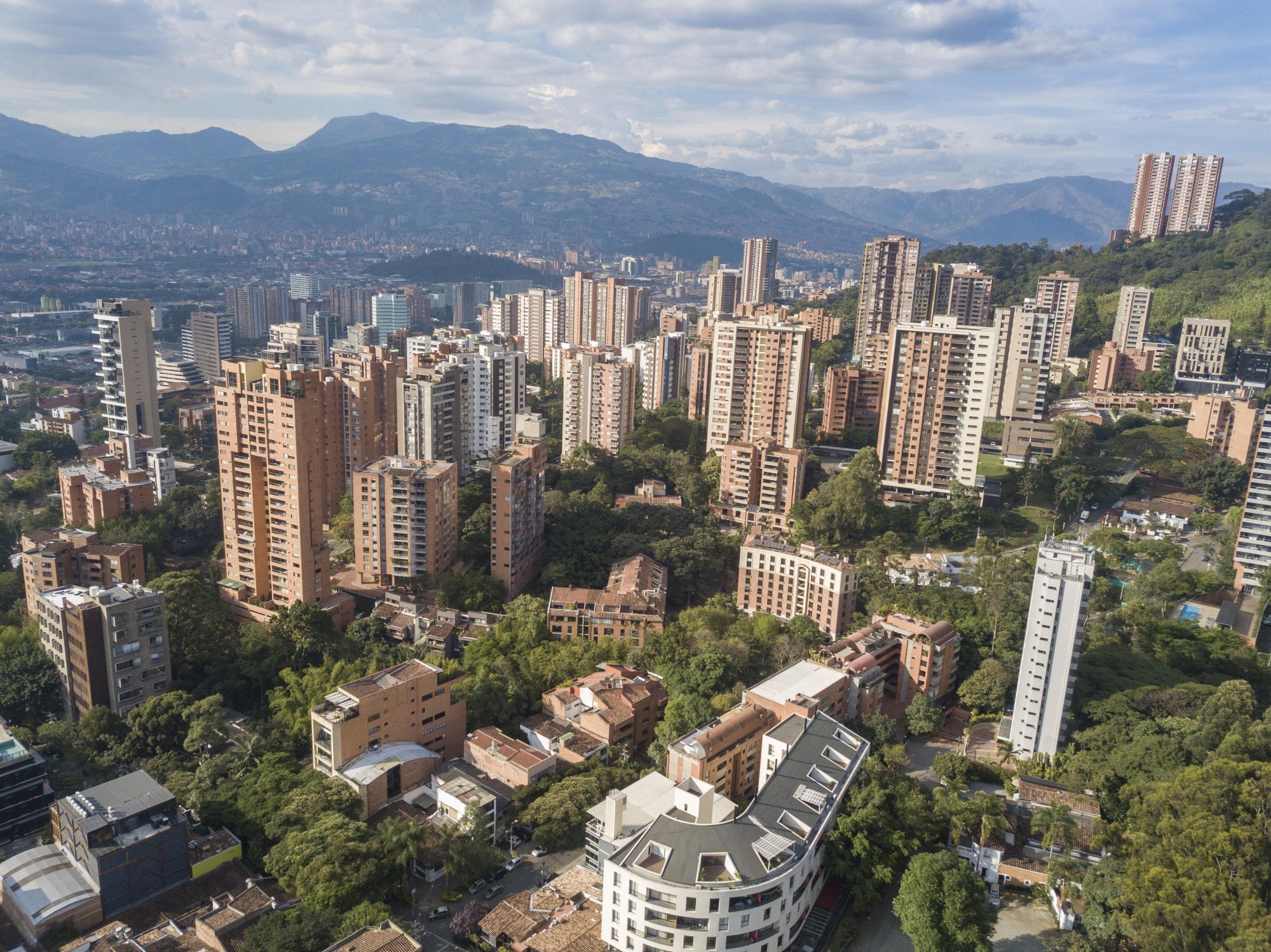 Estas son algunas de las calles más hermosas de Medellín