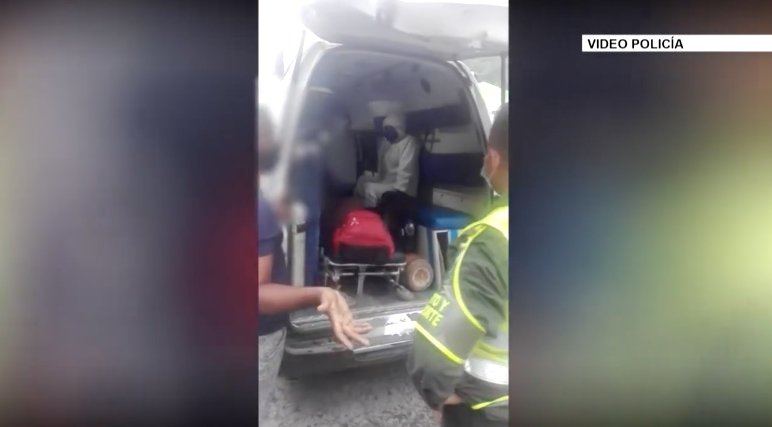 Capturan dos personas por presunto tráfico de migrantes en ambulancia