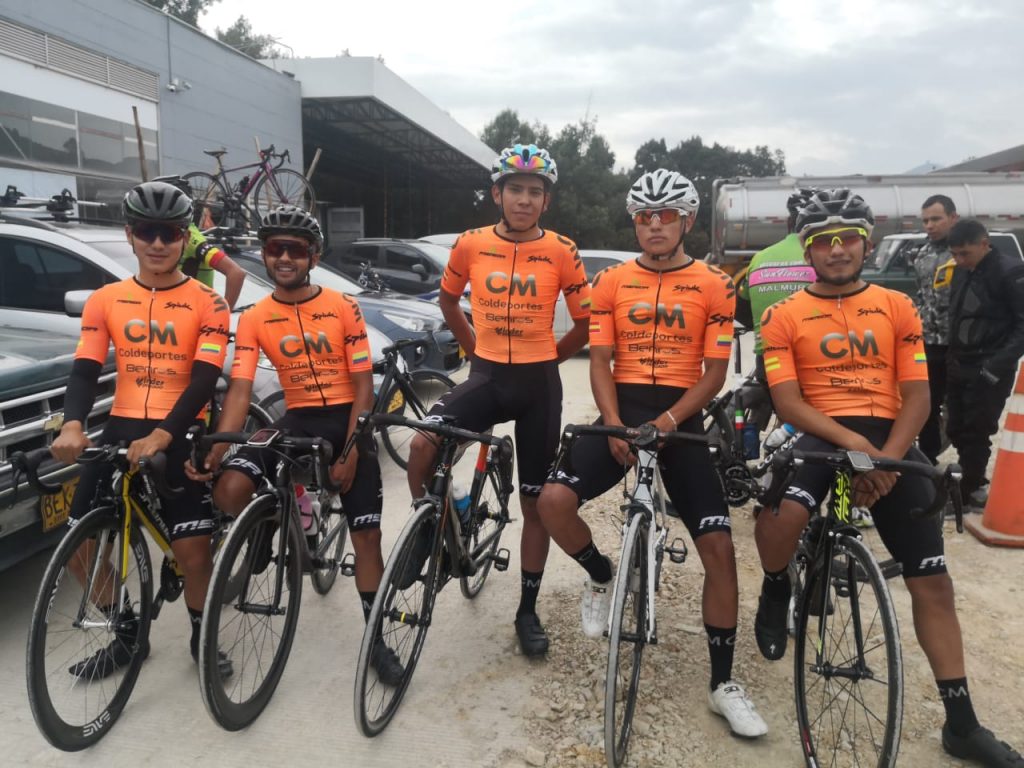 El equipo de ciclismo Colnago regresó a entrenamientos