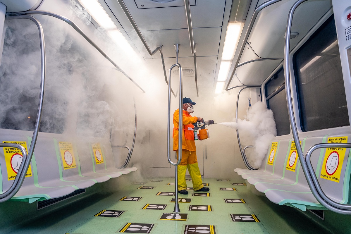 El Metro refuerza sus protocolos de limpieza con nebulización