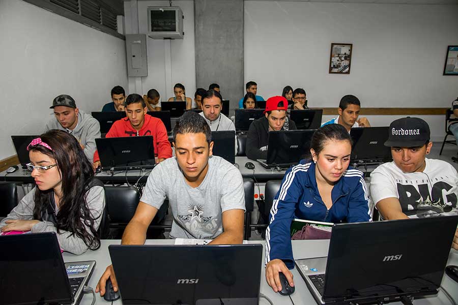 Medellín dio inicio al programa Matrícula Cero en la ciudad