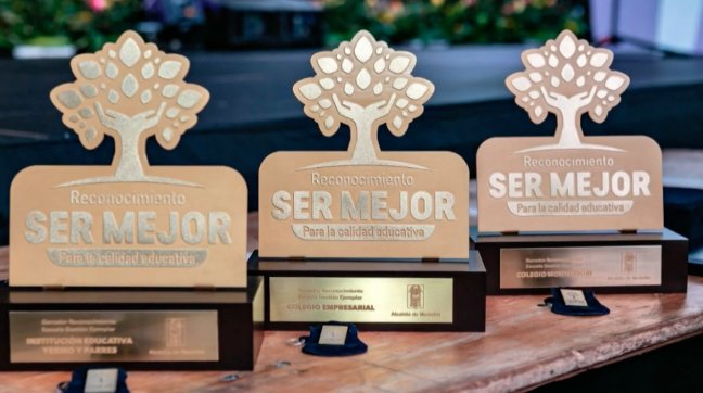 Amplían plazo para la postulación de los Premios a la Calidad Educativa en Medellín