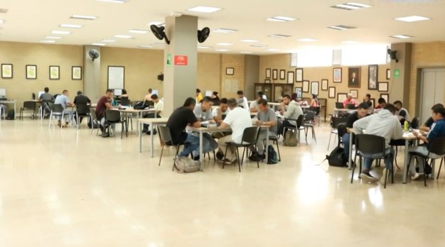 Deserción estudiantil bajó en un 15 % en tres universidades de Medellín