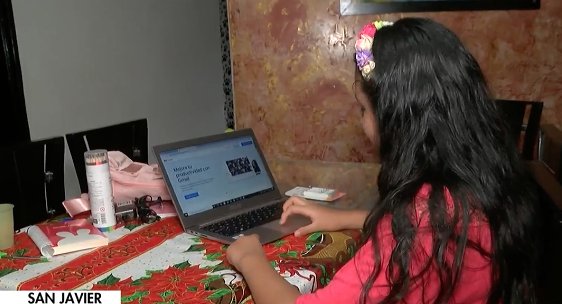 Niña con enfermedad huérfana recibió computador para continuar con su estudio