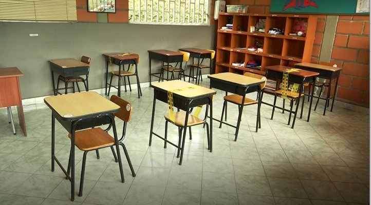 Más de 100 establecimientos educativos en Medellín han solicitado retorno a clases