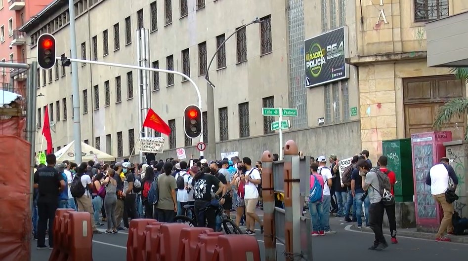 Medellín ajusta tres días de jornada de protestas y disturbios