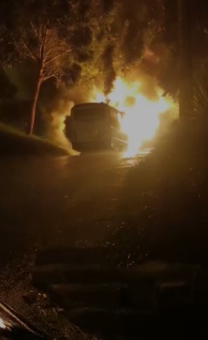 Incendio de buses no dejó personas lesionadas en Robledo Aures