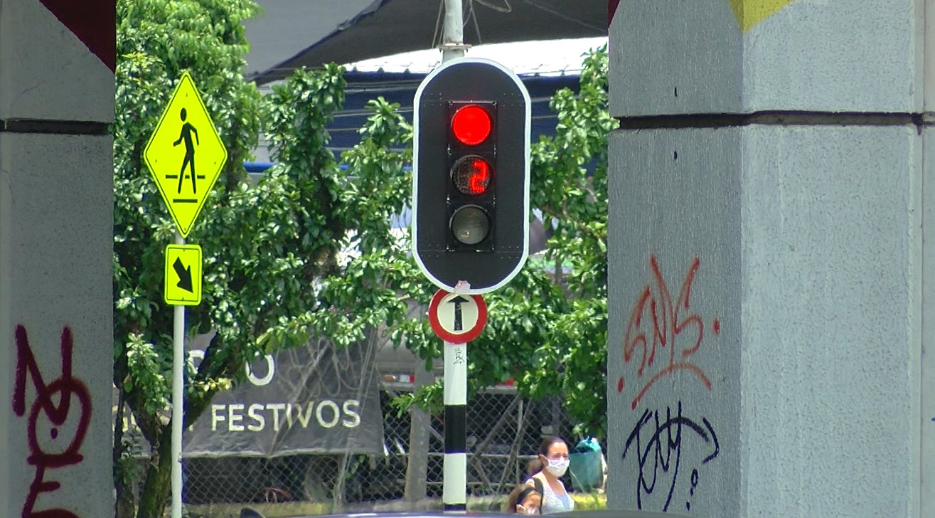 Medellín tiene nuevos semáforos con conteo regresivo