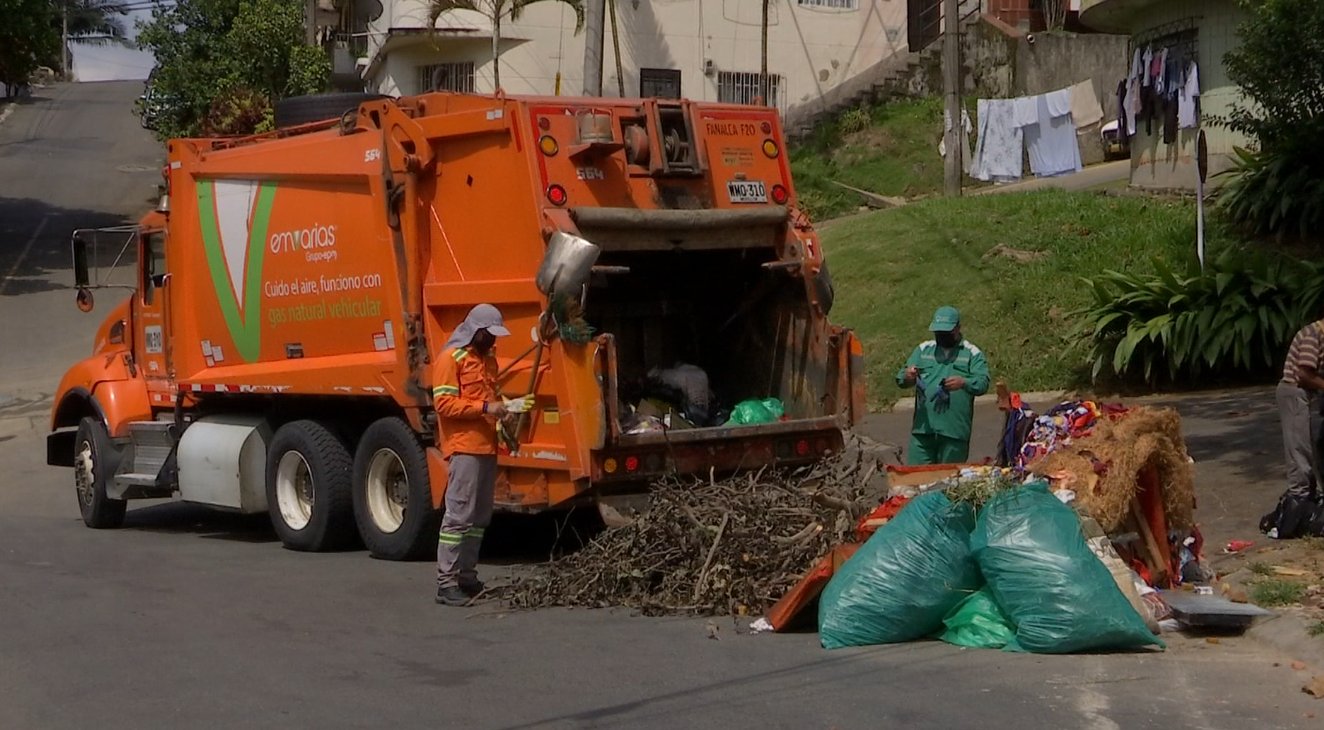Emvarias intervino punto crítico de basuras en San Cayetano, Aranjuez
