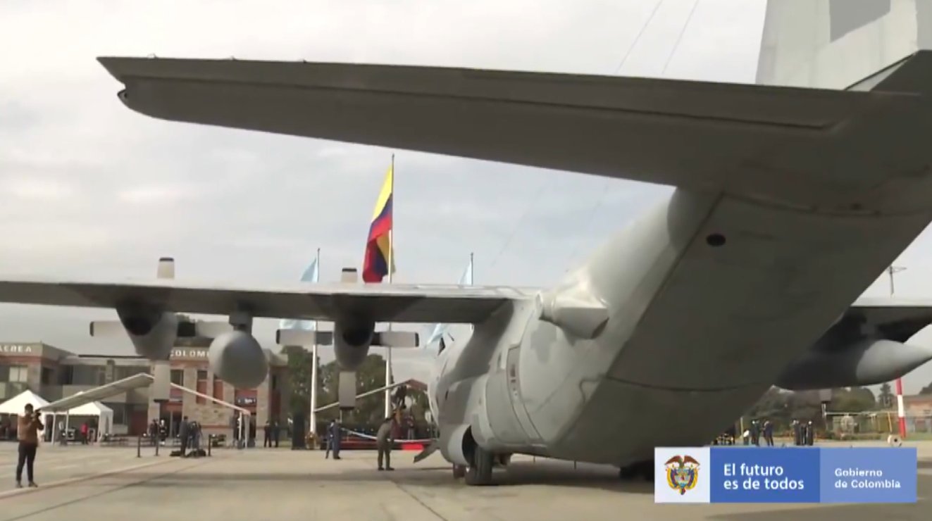Estados Unidos entregó el primero de 3 aviones Hércules a Colombia