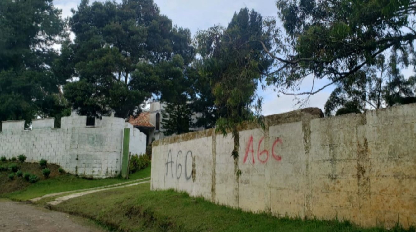 Ejército adelanta investigación de graffitis pintados en más de 40 municipios