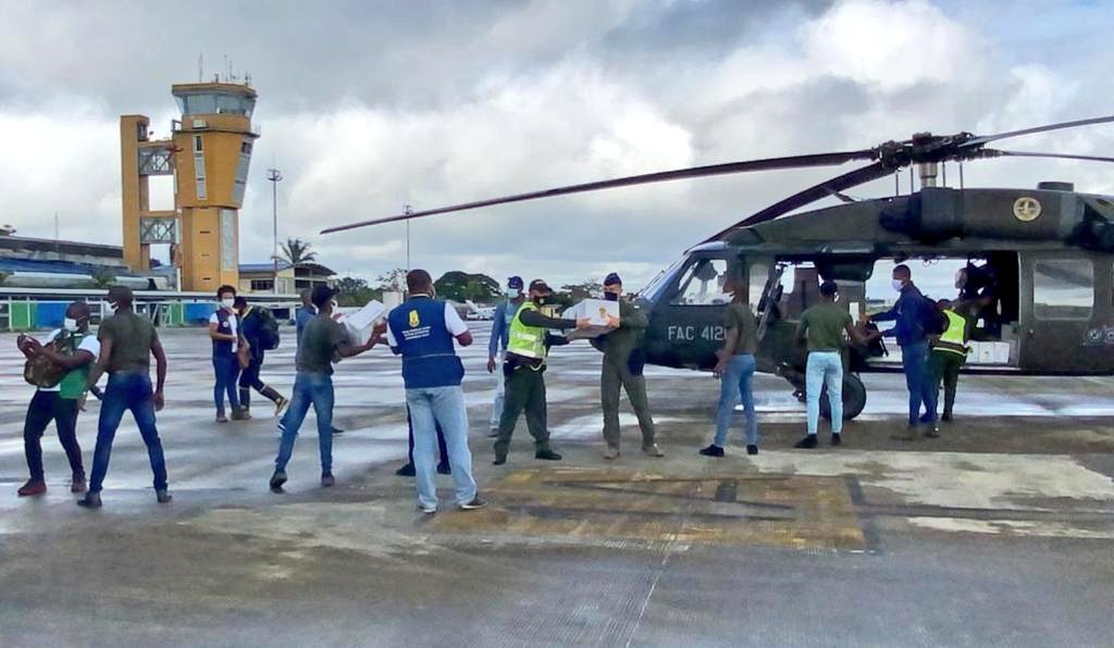 Fuerza Aérea llevó tres toneladas y media de ayuda humanitaria al Chocó